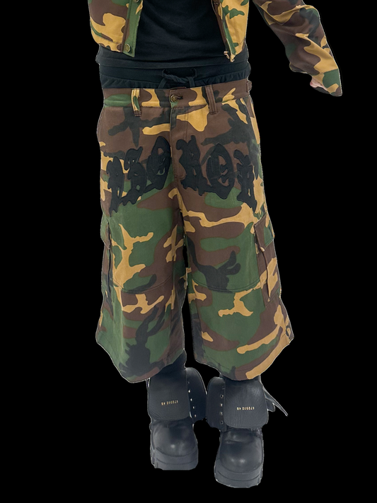 CAMO CARGO SHORTS